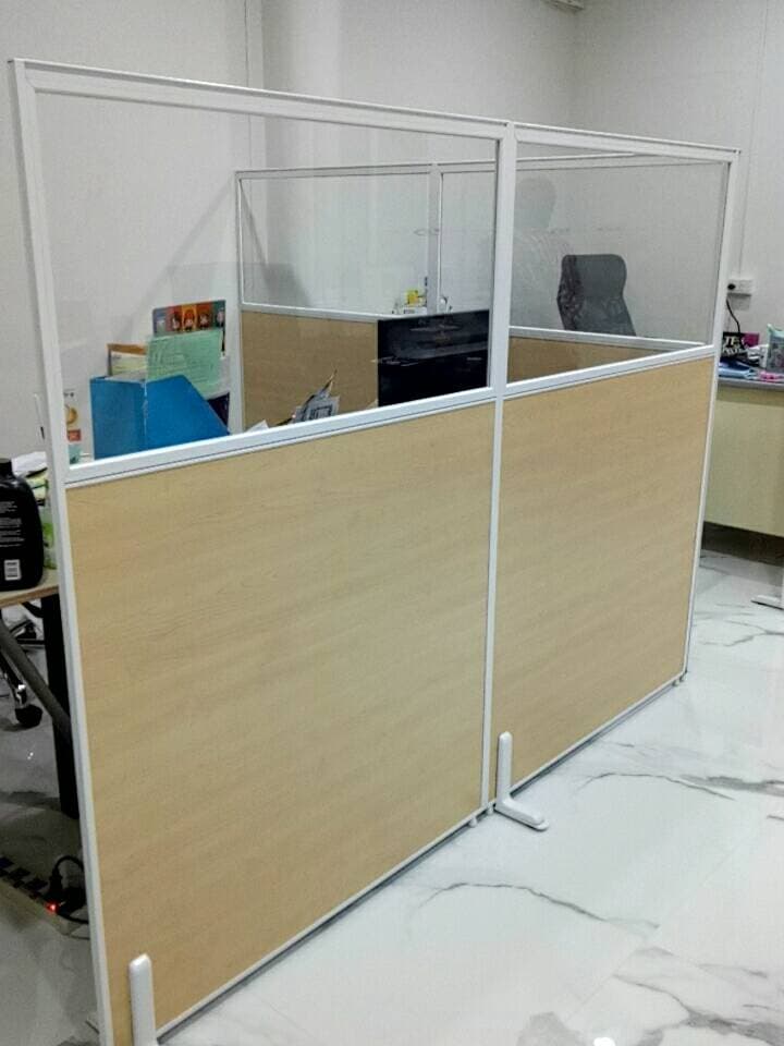พาทิชั่นรุ่น 2 ครึ่งกระจกใส ขนาดความสูง 150 cm