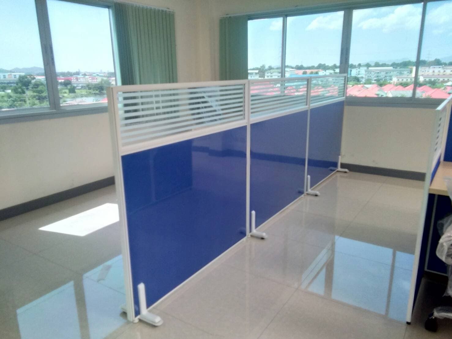 พาทิชั่นรุ่น 3 ครึ่งกระจกขัดลาย ขนาดความสูง 120 cm