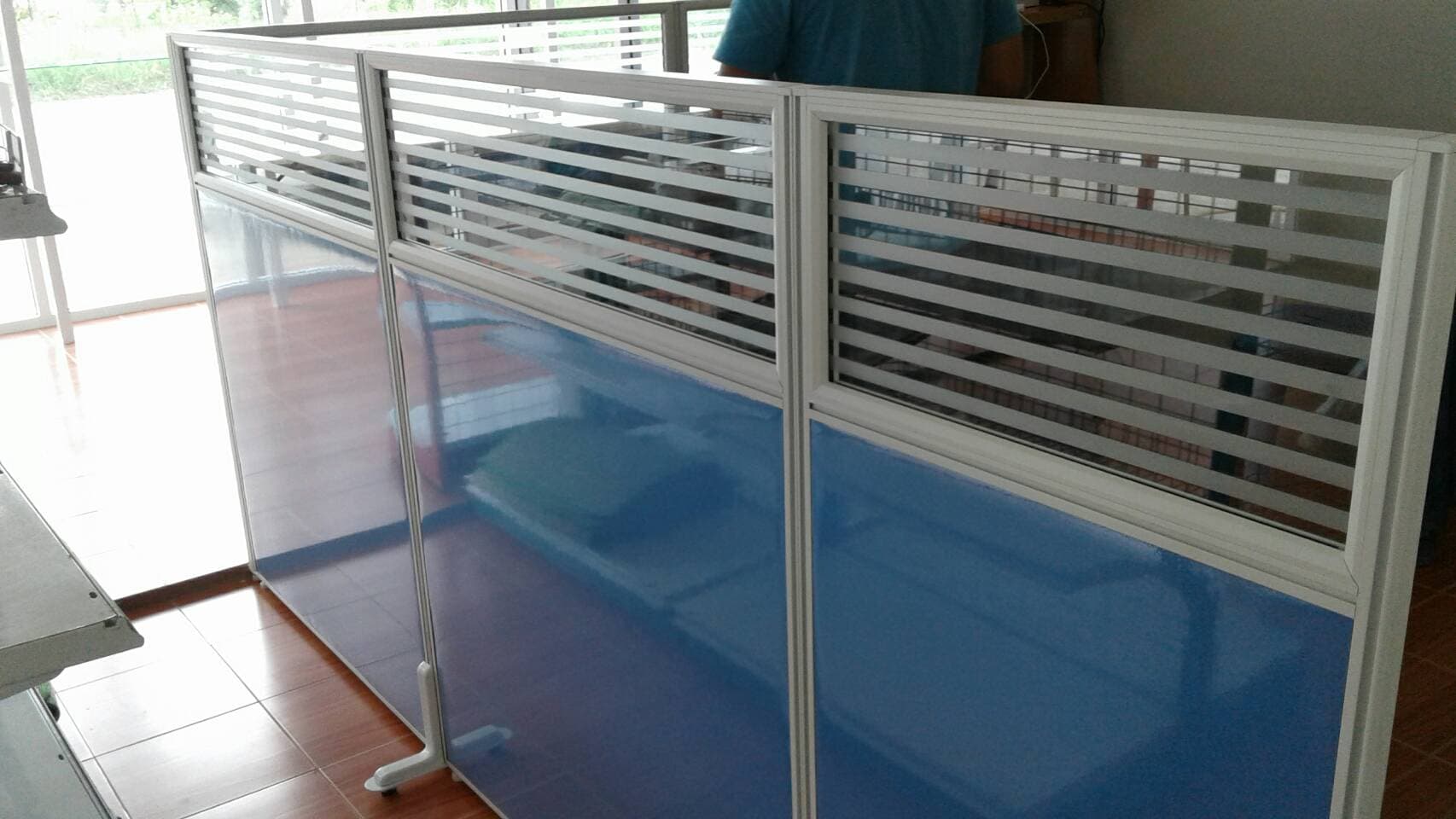 พาทิชั่นรุ่น 3 ครึ่งกระจกขัดลาย ขนาดความสูง 160 cm