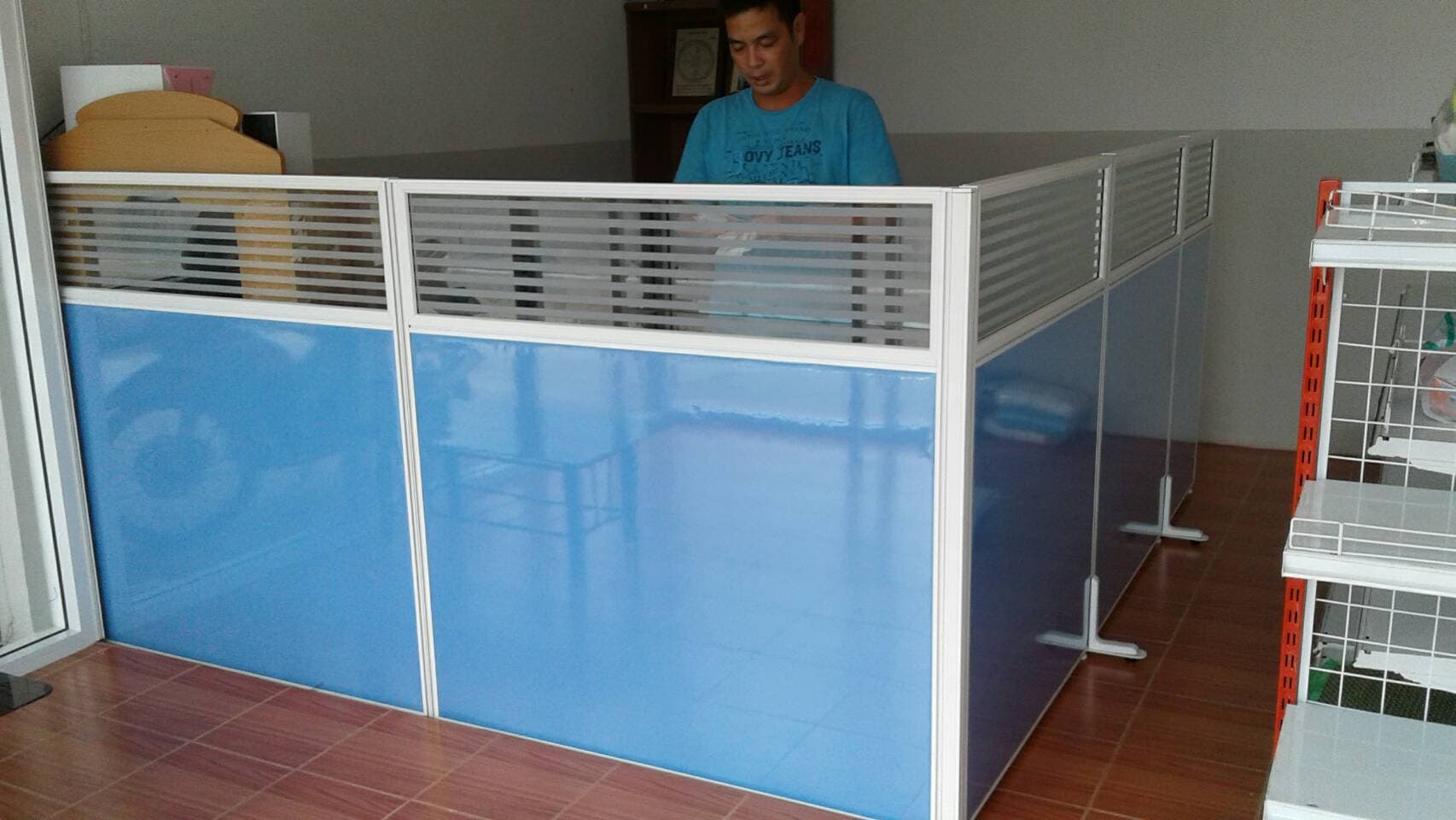 พาทิชั่นรุ่น 3 ครึ่งกระจกขัดลาย ขนาดความสูง 160 cm
