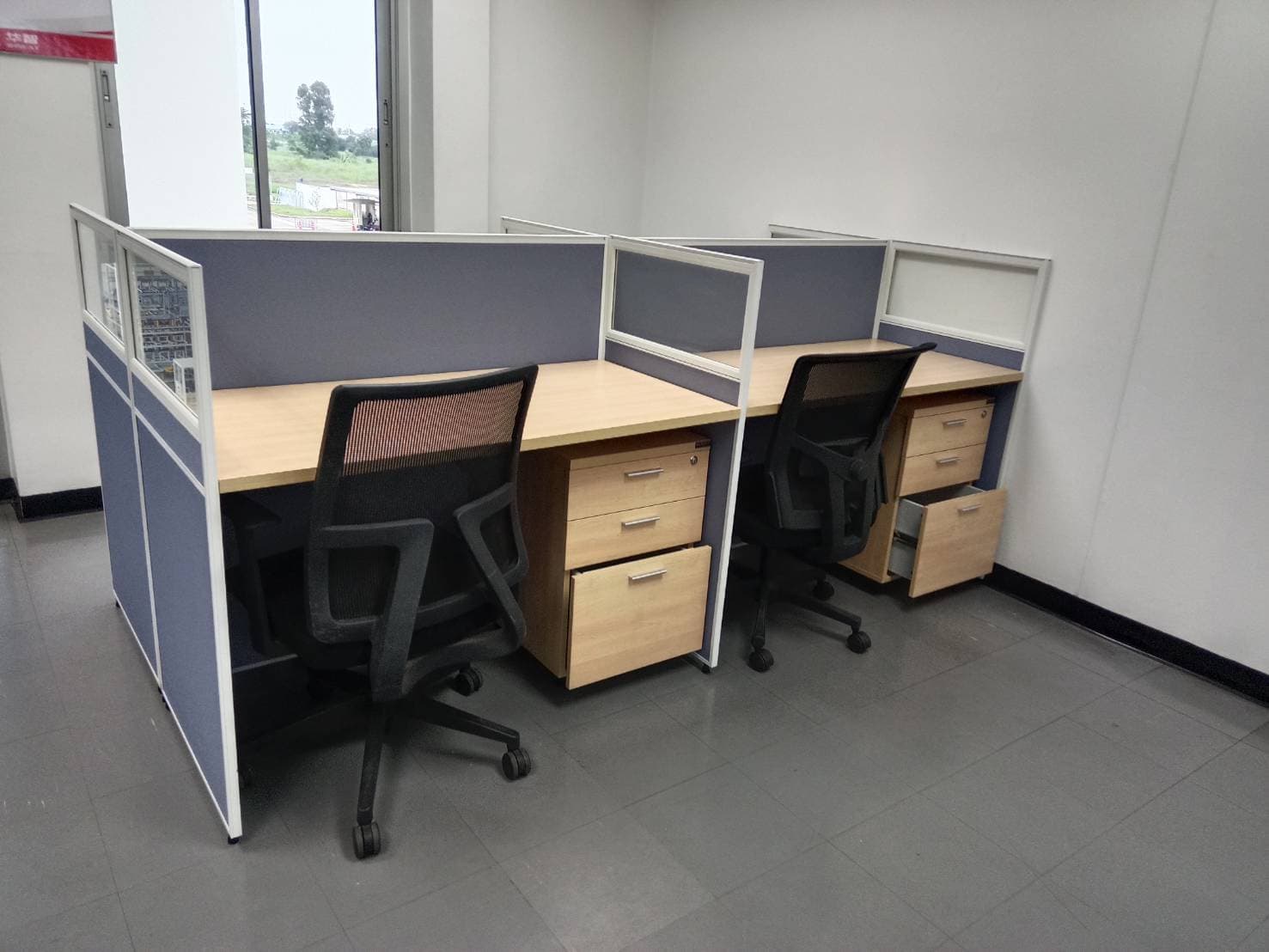 โต๊ะทำงานกลุ่ม 4 ที่นั่ง