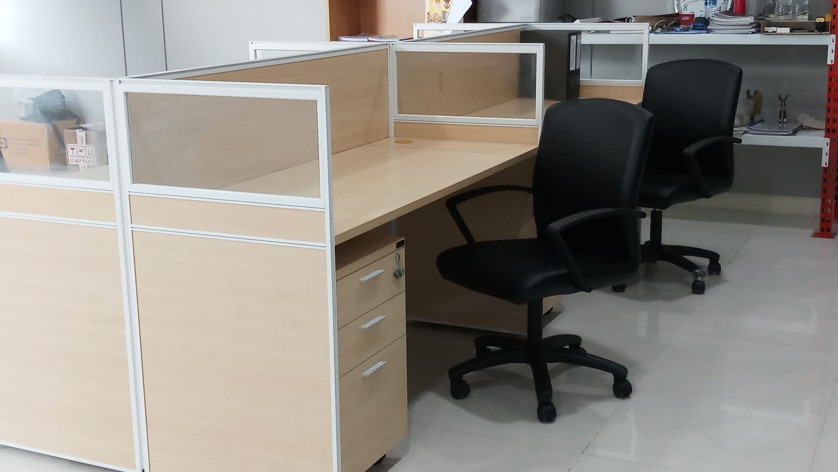 โต๊ะทำงานกลุ่ม 4 ที่นั่ง