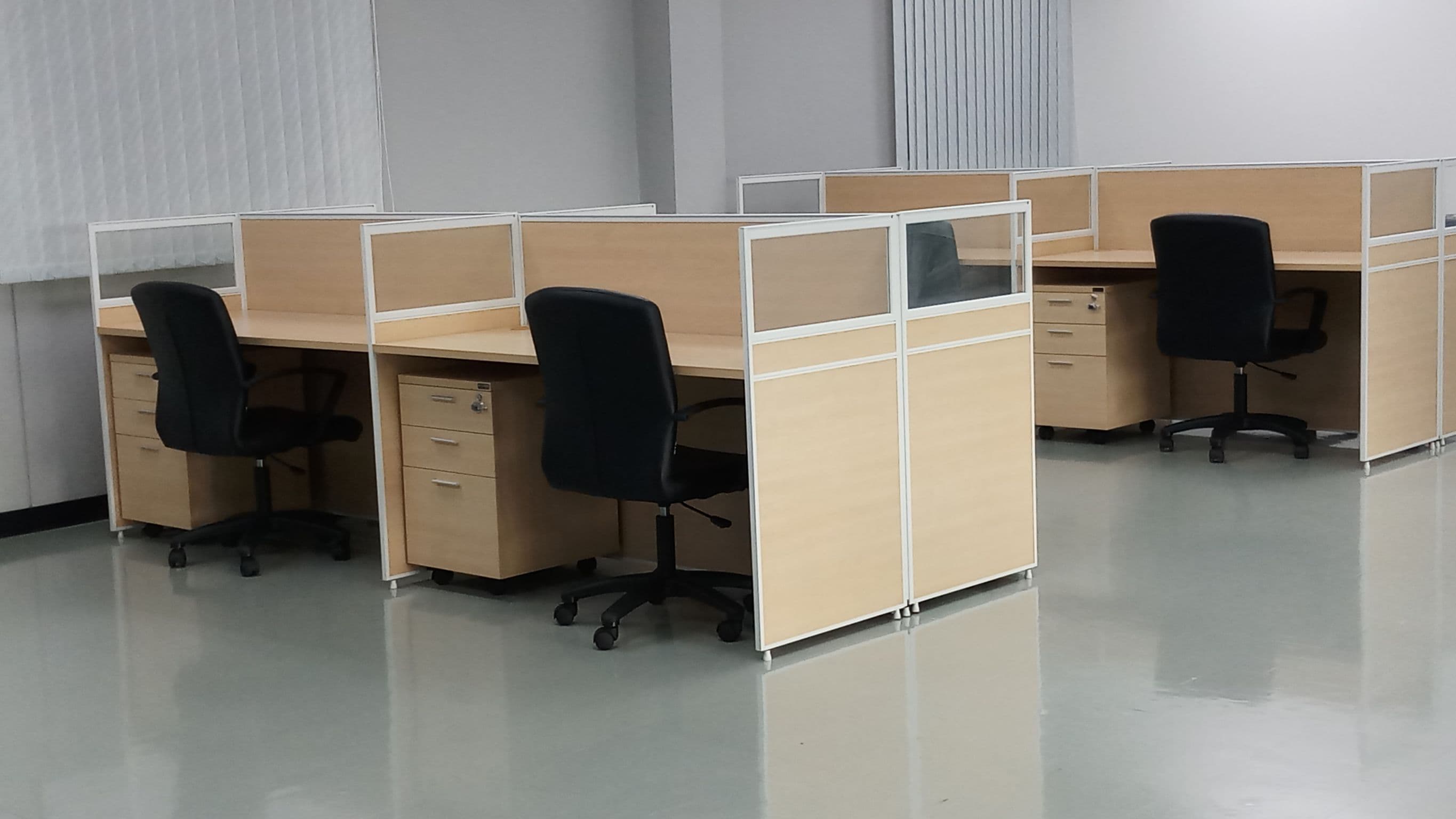 โต๊ะทำงานกลุ่ม 4 ที่นั่ง
