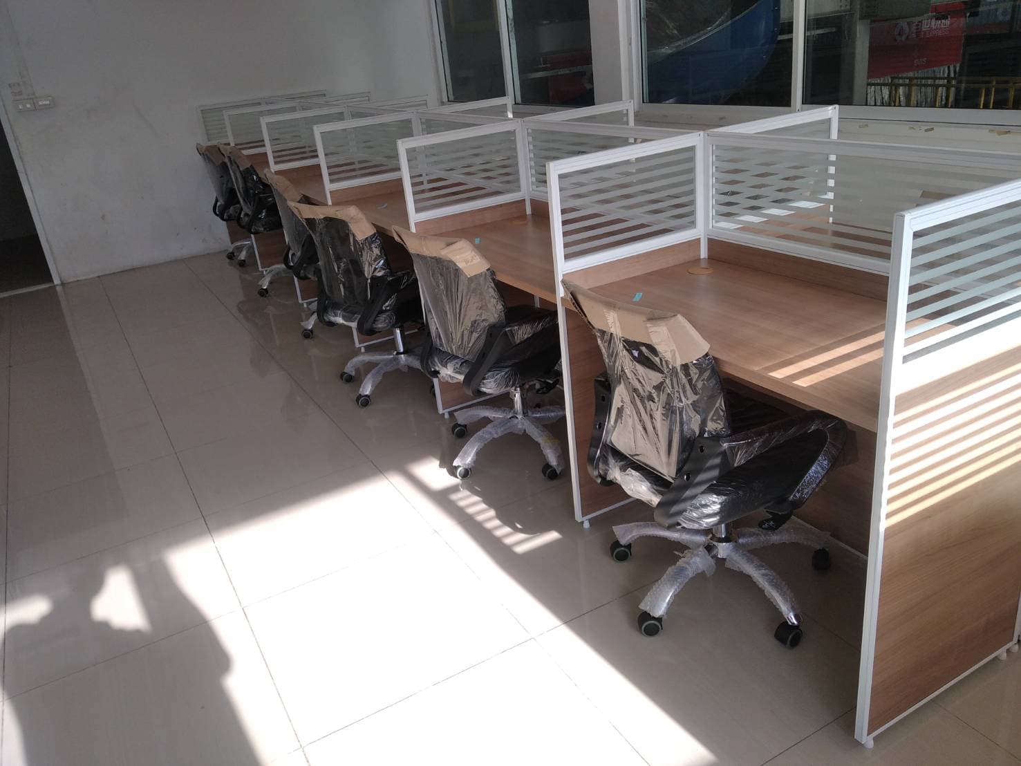 โต๊ะทำงานกลุ่ม 6 ที่นั่ง