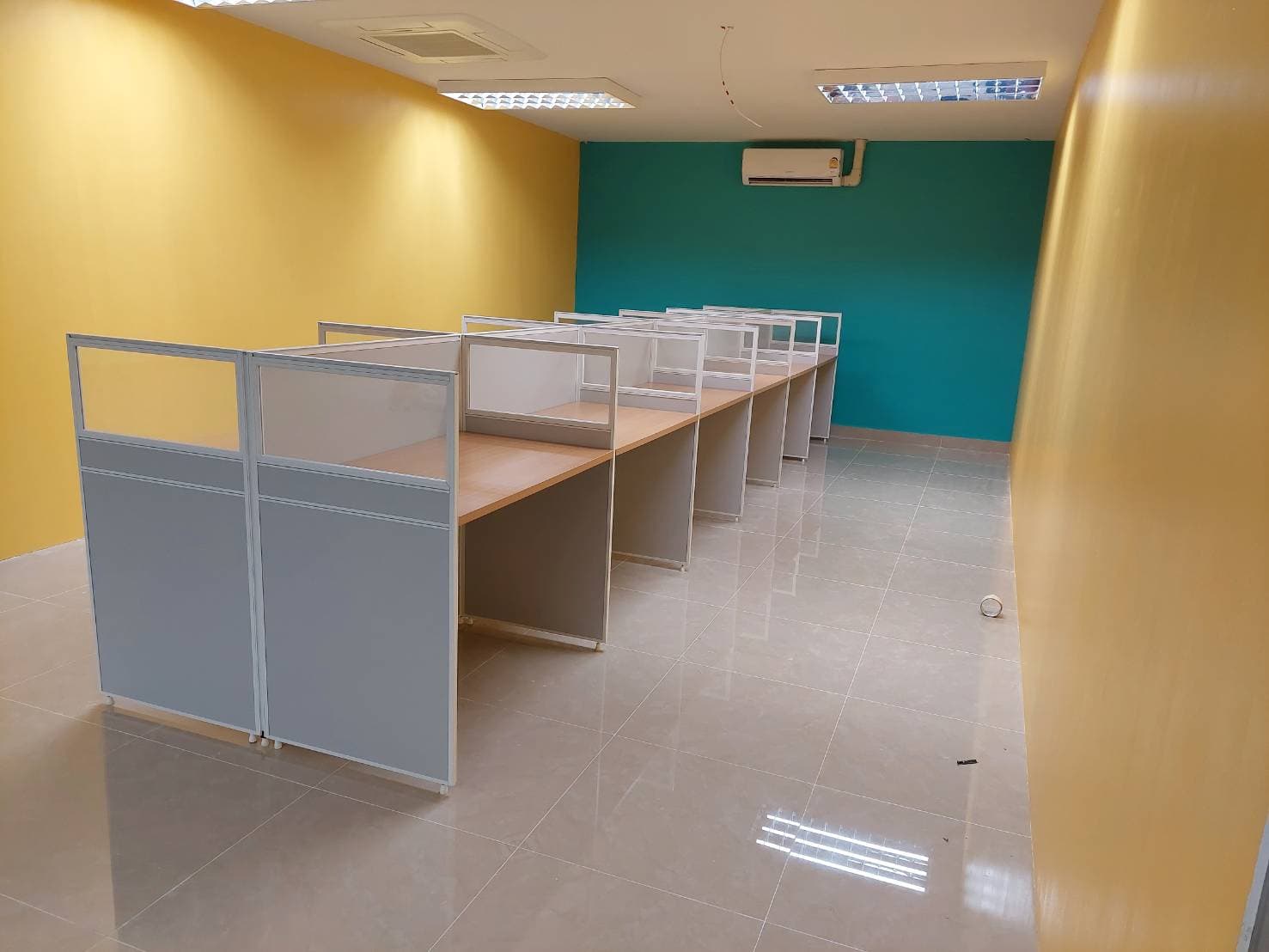โต๊ะทำงานกลุ่ม 6 ที่นั่ง