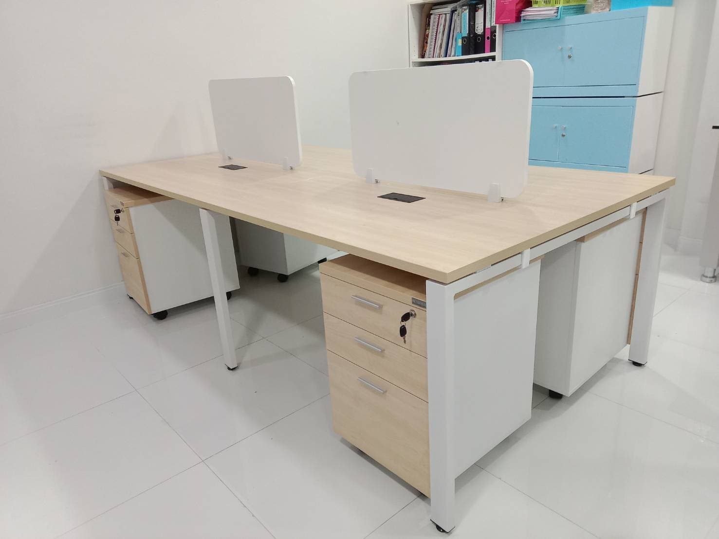 โต๊ะทำงานกลุ่ม 4 ที่นั่ง