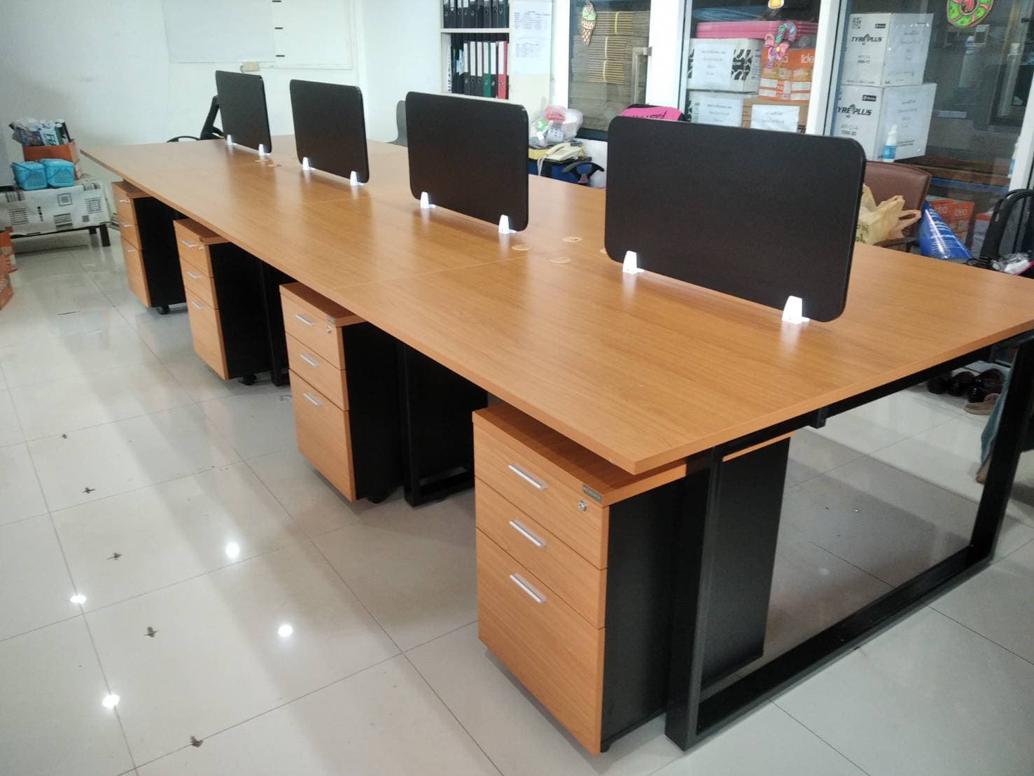 โต๊ะทำงานกลุ่ม 8 ที่นั่ง